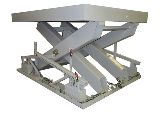 हाइड्रोलिक लेग लोडिंग डॉक टेबल 15000kg ले जाने की क्षमता और 2700x2200mm आकार के साथ